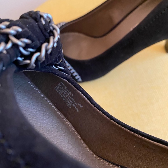 B Makoswsky “Karly” Black Suede Pumps Sz 8 - Picture 7 of 8